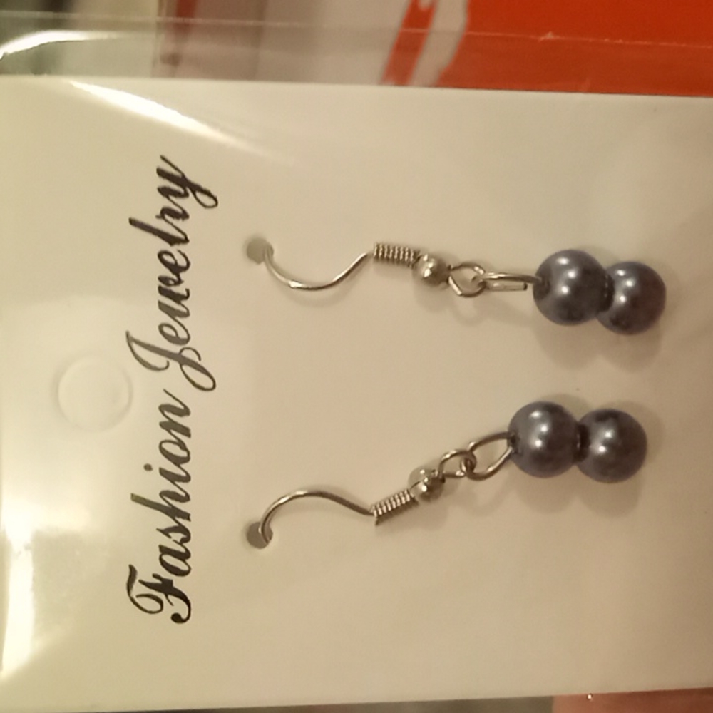Dangle earrings beaded